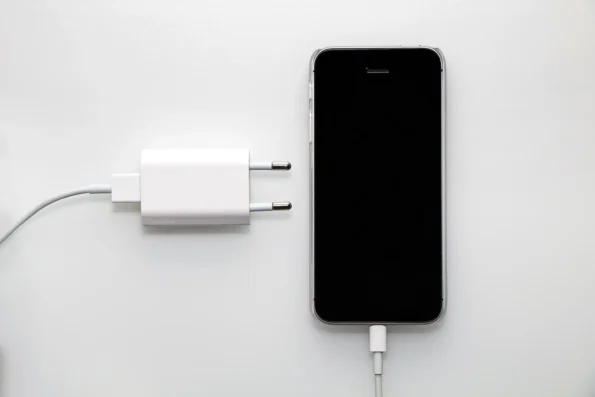 How to choose a phone charger and cable for your phone | Image of a phone charger and cable - Phone and Charger